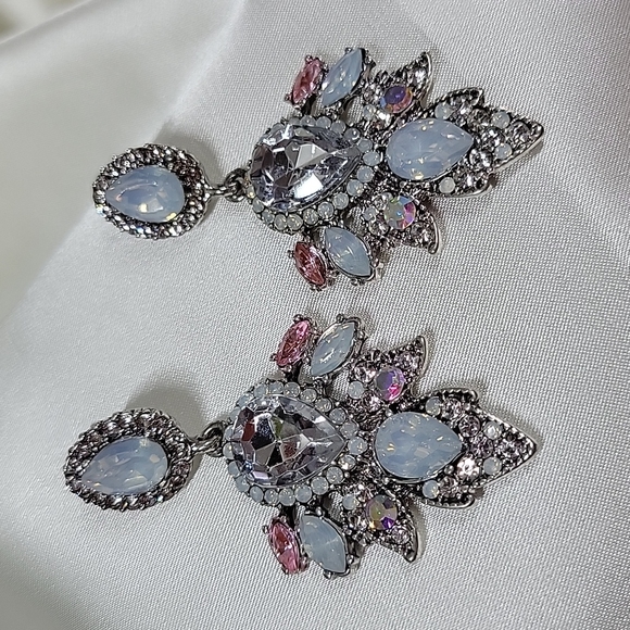 Jewelry - Stunning High Glam Teardrop Rhinestone Dangle Earrings